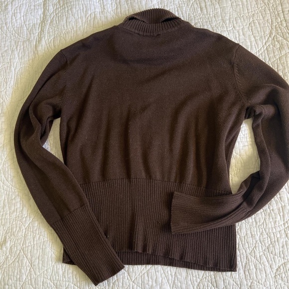 Elegant Brown Women's Sweater - Picture 1 of 5